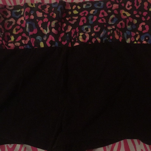 Yoga shorts - Picture 2 of 3